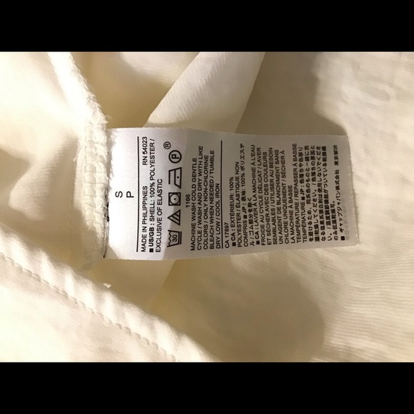 Ivory silky banana republic blouse - Picture 5 of 5